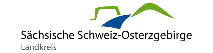 KI generiert: Das Bild zeigt das Logo des Landkreises Sächsische Schweiz-Osterzgebirge. Es enthält stilisierte grüne und blaue Formen, die eine Landschaft darstellen, sowie Text mit dem Namen des Landkreises.