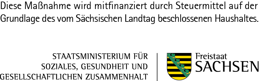 KI generiert: Das Bild enthält eine Textinformation darüber, dass eine Maßnahme durch Steuermittel auf Grundlage des Sächsischen Landtags finanziert wird, und zeigt das Logo des Staatsministeriums für Soziales, Gesundheit und gesellschaftlichen Zusammenhalt des Freistaats Sachsen.