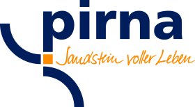KI generiert: Das Bild zeigt ein Logo mit dem Text "pirna" in Blau und einem Slogan "Sandstein voller Leben" in Orange. Es enthält auch grafische Elemente wie Linien und ein Quadrat.